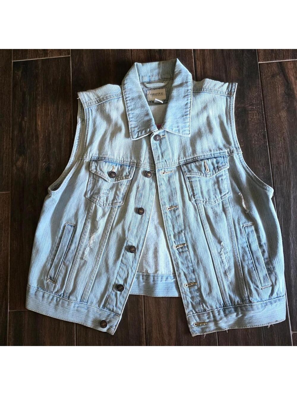 Forever 21 Women's Blue Gilet